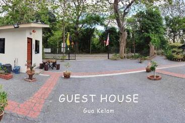 カプセルホテル Guest House Gua Kelam