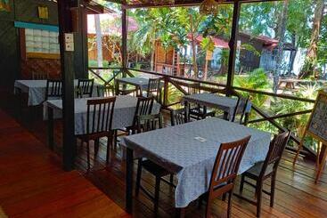 Albergue Swiss Cottage Tioman