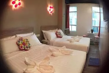 ホテル Flora Plus