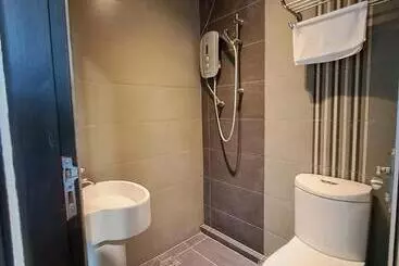 Hotel C
