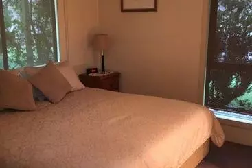 Aarinda Holiday Apartments