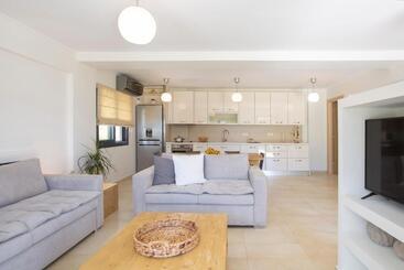 דירה Agni Suites