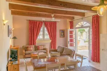 هتل Gozo Village Holidays