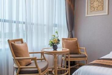 בית מלון כפרי North Hill City Resort  Sha Extra Plus