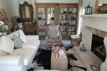 Pension  Maison D Ail Guesthouse