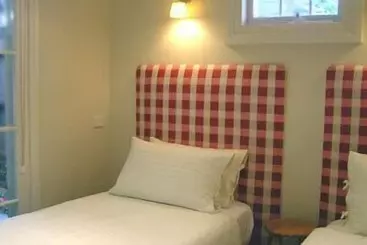 Camellia Cottage Bed & Breakfast