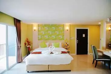 Family Hotel Khon Kaen   แฟมิลี่ โฮเทล ขอนแก่น
