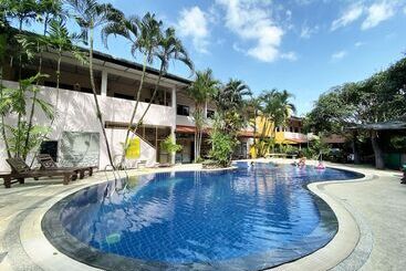 ホテル Khaolak Grand City