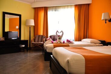 Otel Coral Garden Beach Resort