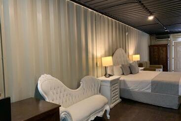 Container Inn Hotel Aeropuerto