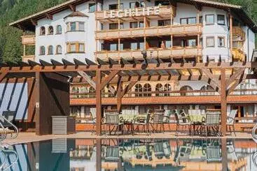 Wellness Aparthotel Lechlife Incl Pool 400m Zum Skilift