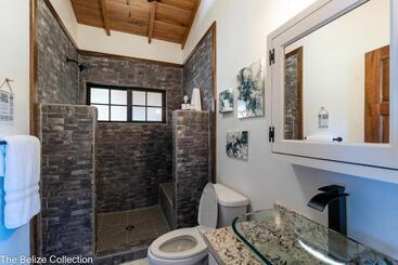 Almond Beach Resort At Jaguar Reef