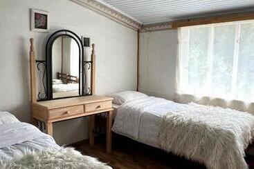 Bed & Breakfast Artsiv Guesthouse