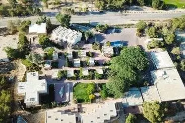 Hi Arad Hostel