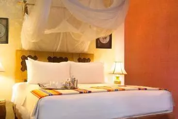 Otel Bricabrac