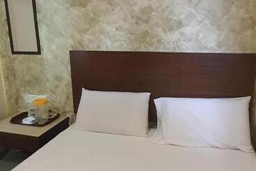 ホテル Avaria Boutique