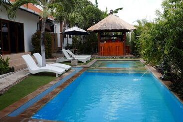 Nocleg ze śniadaniem Ocean Villa Dive Resort   Tulamben