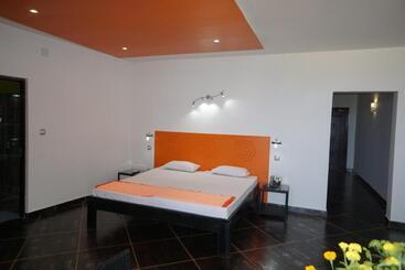 בית מלון כפרי De La Poste