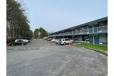 ホテル Lamplighter Inn By Oyo Charlotte Airport Area