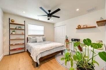 Dom wiejski Naples Duplex Home W/ Private Pool & Lanai!