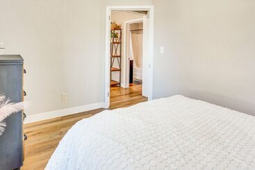 بيت ريفى Pet Friendly Watertown Home ~ 1 Mi To Downtown!