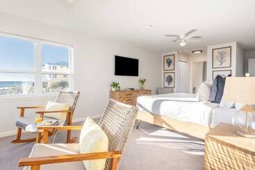 Dom wiejski Gulf Front, Walk To Rosemary Beach, 5br, Gazebo Paradise On Park By Avantstay