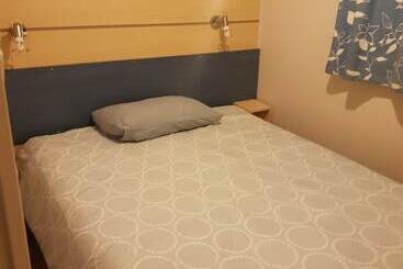 Mobil Home Camping Vagues Océanes