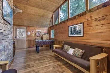 Mökkimajoitus Mariettas Dream 2br In Mountains W/ Hot Tub!