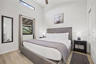 Landhus Mimosa Waterfront With Hot Tub