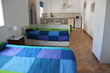 کلبه Studio Tropical