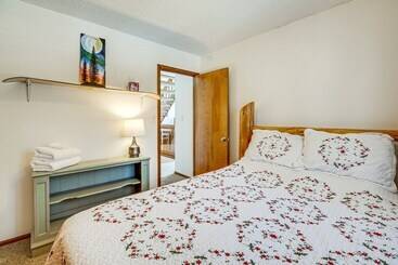 بيت ريفى Woodland Park Chalet W/ Deck, Grill & Mtn Views!