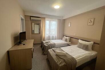 Family Hotel Central