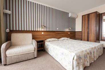 בית מלון כפרי Selena