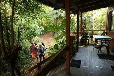Hospedaria Samurai Beach Bungalows   Port Stephens Yha