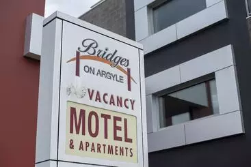 Motel Bridges On Argyle