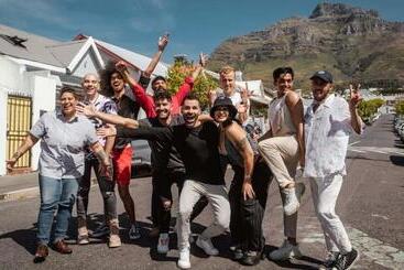 Otel Andrienne Lodge Cape Town