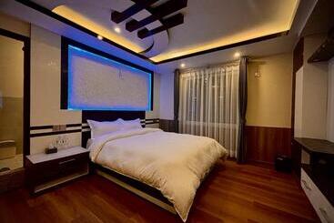 Hotel Pine Tree Resort