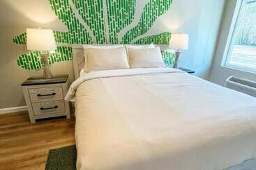 Motel Meadow Room At The Trailblazer Unit 2