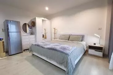 Huoneistohotelli The Beach Bangsaen Condo Sea View Room 327 62 Top Floor Free Netflix