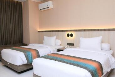 Eno Front One Hotel Semarang