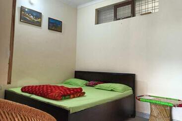 هتل Grg Herb Club Homestay Bhimtal