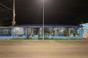 Otel Taza Guest House   Nhà Nghỉ Taza Trang