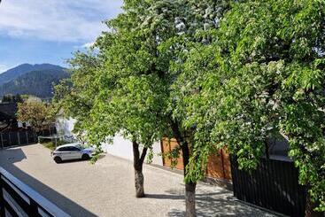 Pensionat Casa 7 Sate Apartament