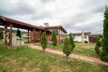 Majatalo къщи за гости