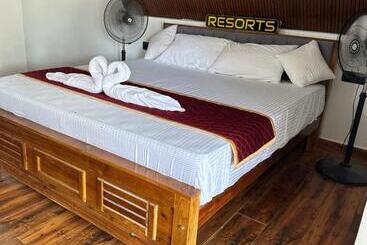 膳宿费 Moon Light Resorts