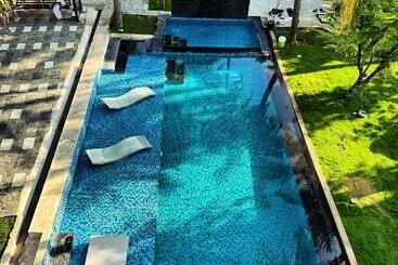 Pension (Hôtel basse catégorie) Moon Light Resorts