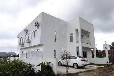 Pensionat Moonlight House Tagaytay