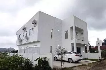 Pensió Moonlight House Tagaytay