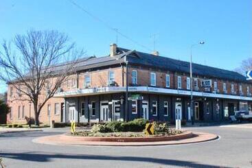 Clubhouse Hotel Yass