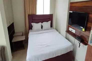Fabhotel The Luxurie International
